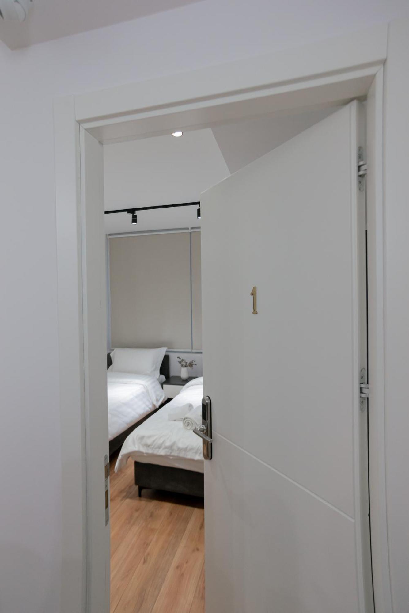 La Gioia Apartment Тирана Экстерьер фото